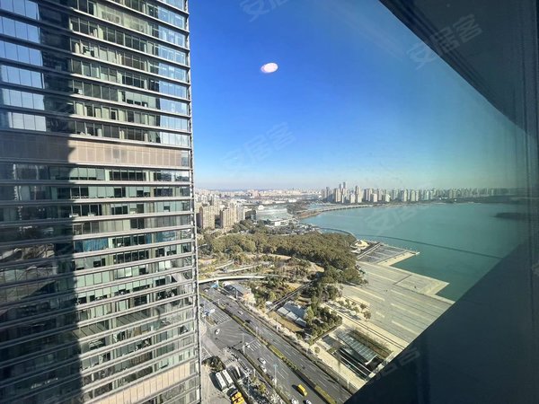 苏州工业园湖西东方之门东方之门住宅公寓 新出大户型的一房 现在装修