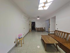 柳州鱼峰东环屏山大道 荣和千千树 精装电梯四房 配套齐全 拎包入住出租房源真实图片