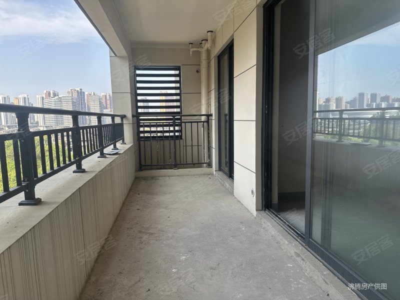 保利罗兰香谷12356平75万3室2厅2卫