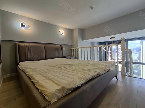 昆明呈贡市政府呈贡吾悦广场春融街地铁口 精装loft公寓 全套家具家电