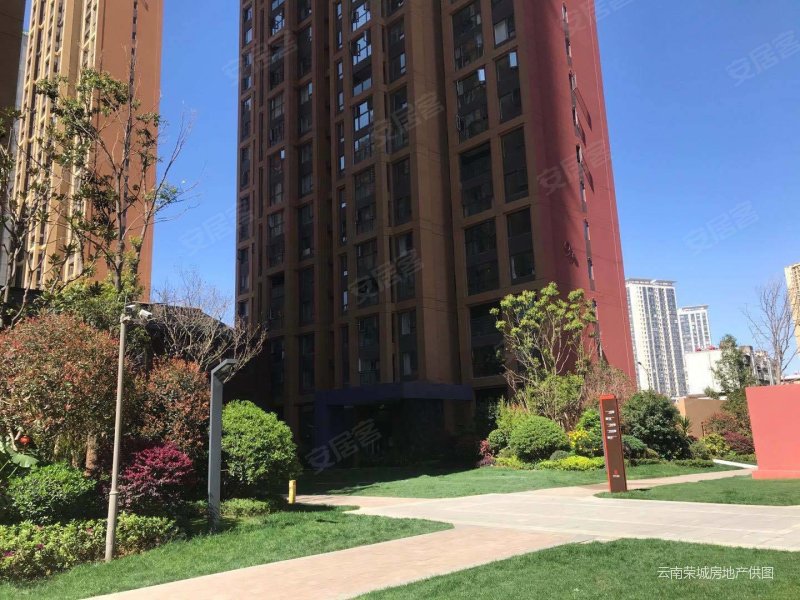 保利玺樾一期四房双卫精装修西南向顶跃有户型