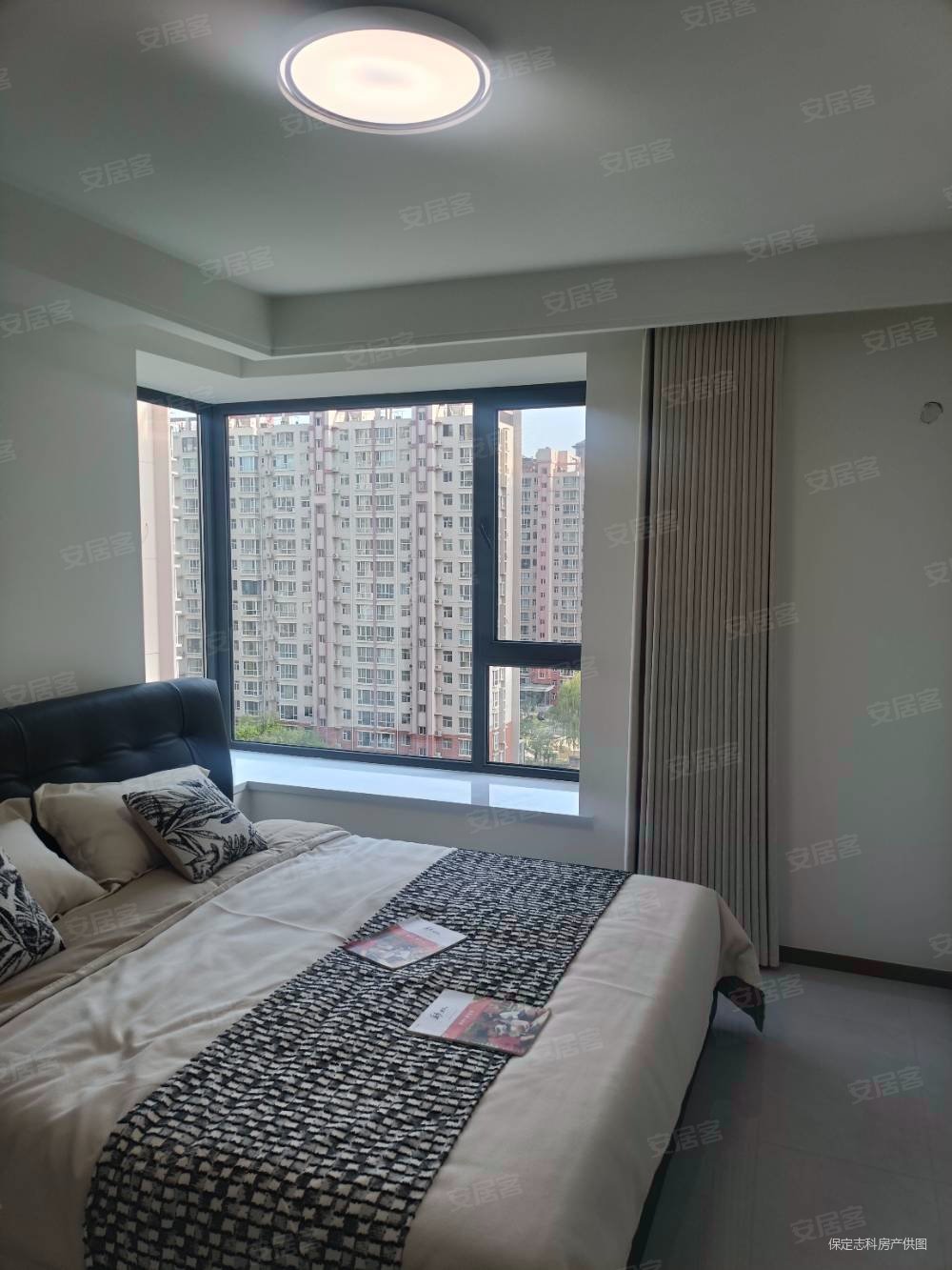 维多利亚夏郡3室2厅2卫138.1㎡南北104.8万