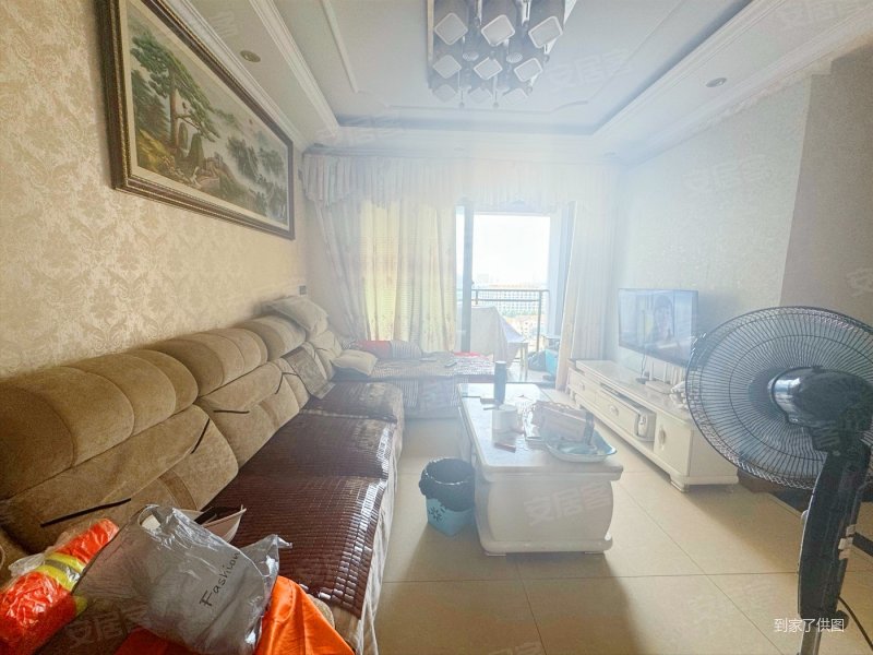 熙街熙都会3室0厅1卫80㎡南64.8万