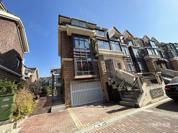 东渡海派青城4室2厅3卫137㎡南北378万