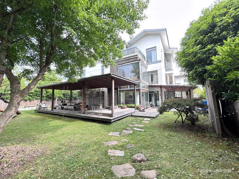 金鸡湖畔, 432平沿湖独栋,占地812平,8500万