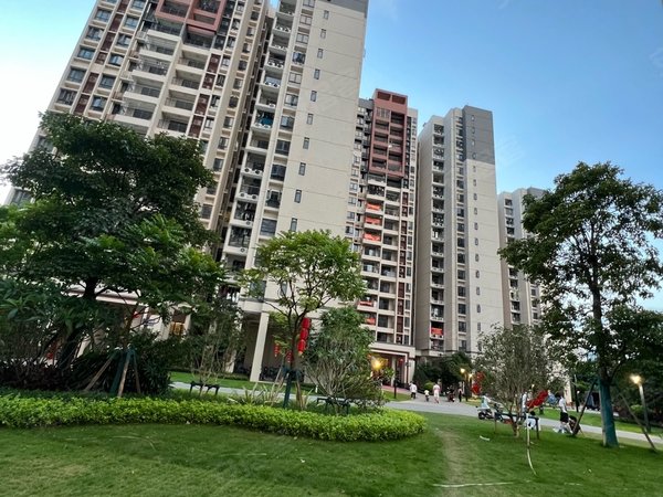 米高档小区 本人租房不收中介费 全新小区拎包入住出租房源真实图片