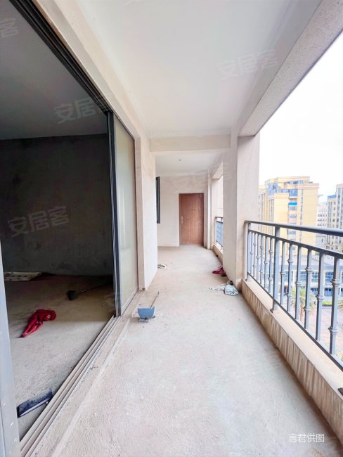 南天金源118平通透大4房带车位储藏间门口商场十中