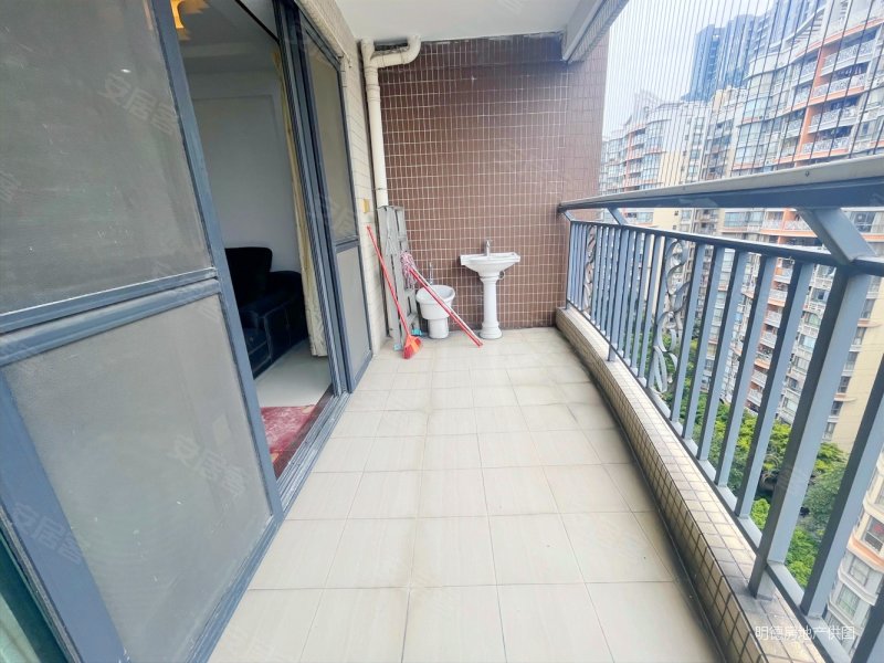 世博嘉园商业配套成熟魁奇双地铁口通风采光好满5年