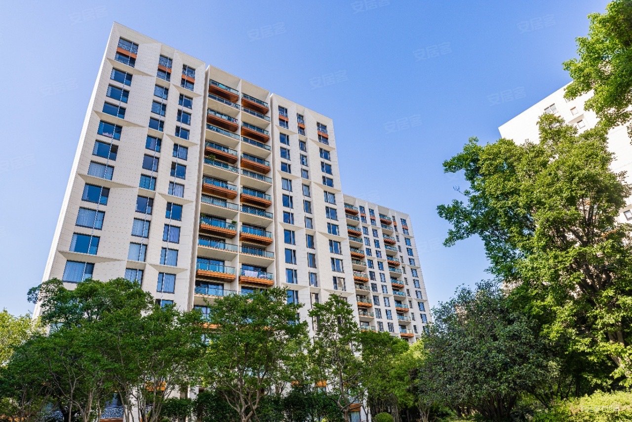 古北壹号业主急售降价2000万丨看高尔夫球场丨沪上品质豪宅