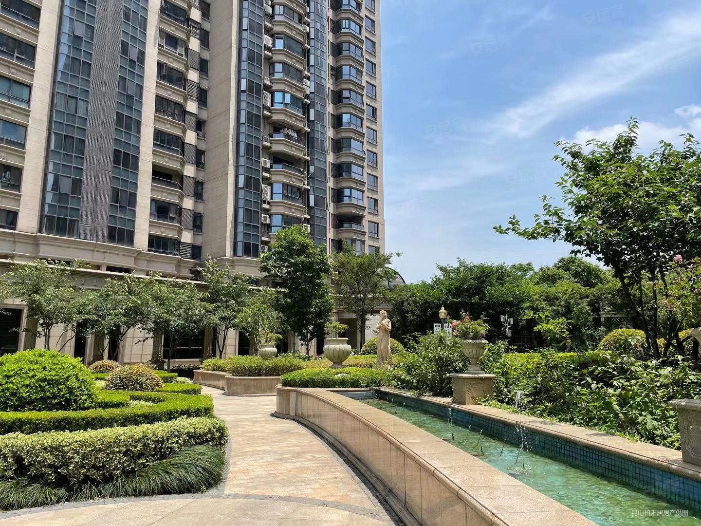 弘辉首玺三开间朝南纯毛坯好楼层出价就卖