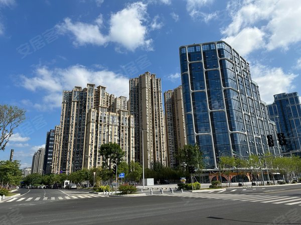 福州晋安前横路城投鹤鸾郡省儿童医院旁,精装修一室一厅带衣帽间轻奢