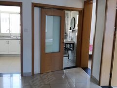 常熟招商城招商城中心交通方便。价格便宜。出租房源真实图片