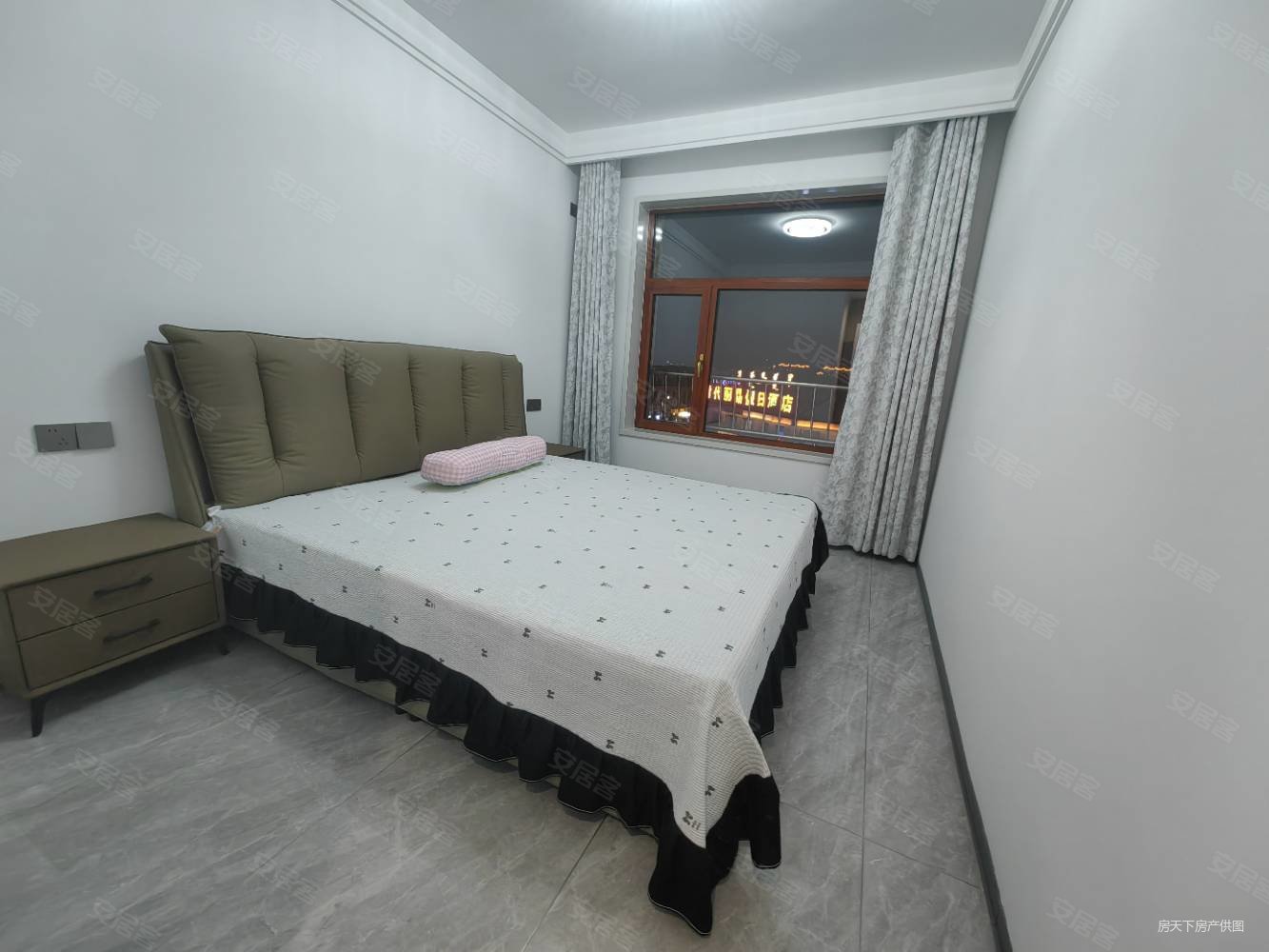 世纪嘉园3室2厅2卫141㎡南北94.8万