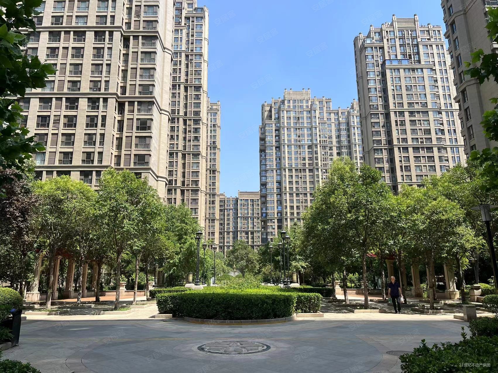 远见小区3室2厅2卫120㎡南北230万