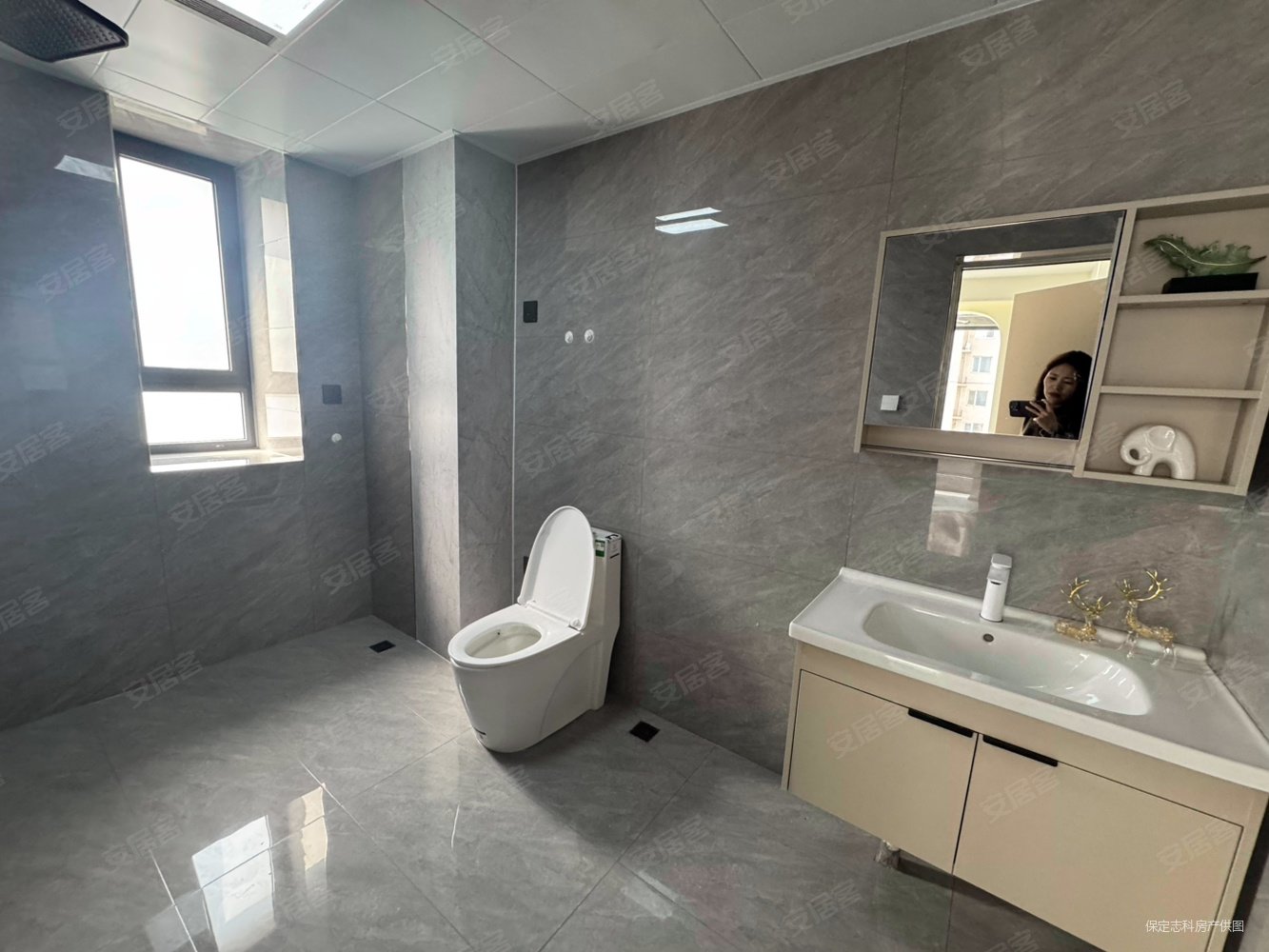 维多利亚夏郡4室2厅2卫162㎡南北115.8万