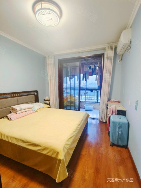 春晓馨苑 小高层 3居 精装南北通透 有证能按揭