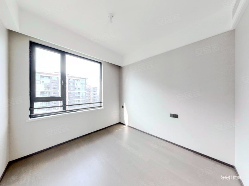 业主急售 平 前排好楼层 万科品质 一梯一户,蓝光黑钻二手房,375万,4