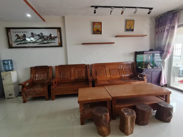 玉林容县容县城区富盛广场富盛广场精装3房,拎包入住租2000出租房源