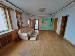 葫芦岛龙港CBD申海花园3室二卫户型 有家具家电年租1.5万出租房源真实图片