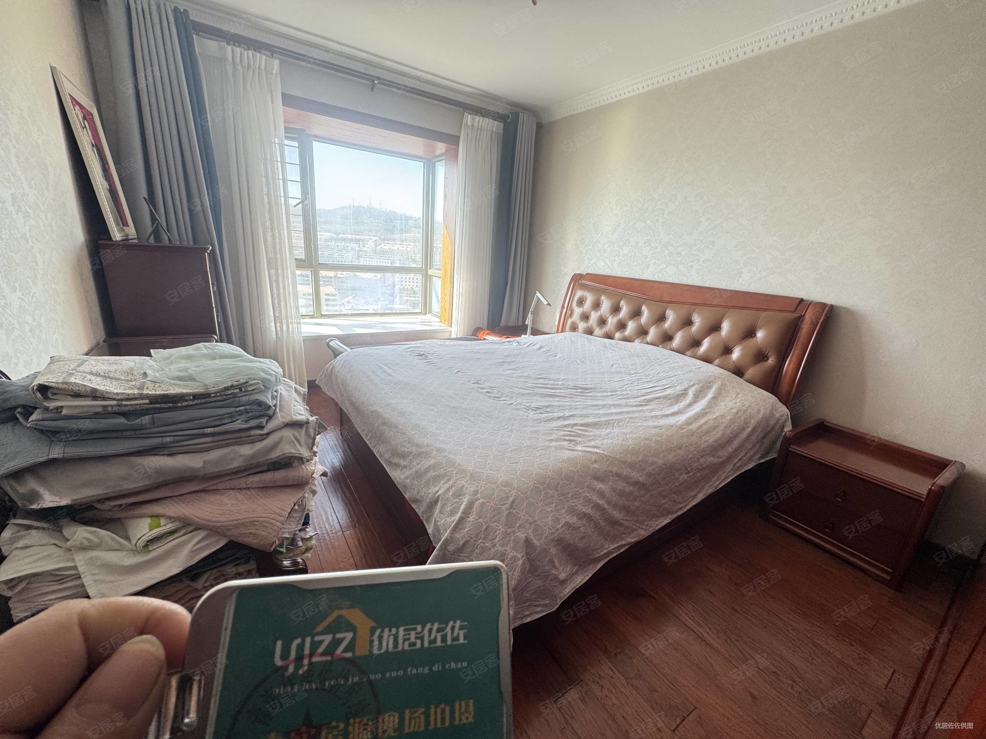 宝光翡翠华庭3室2厅2卫145㎡南北186万