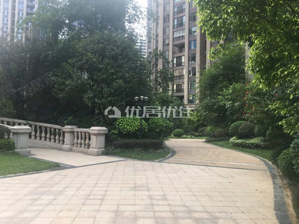 南宁青秀凤岭北美泉1612面议 1室 36平 配齐 整租 精装 美泉1612 视野