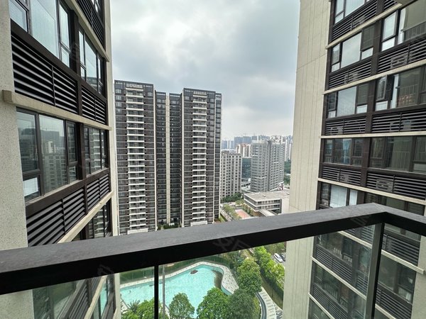 广州黄埔香雪品秀星樾(可免租1个月)品秀星樾南向三房出租房源真实