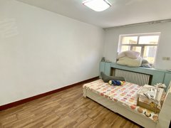 新疆日报社住宅小区 1室1厅1卫  60平米
