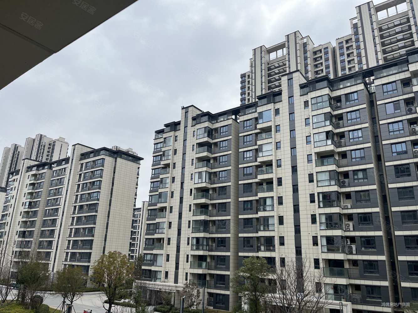 万达海之心3室2厅2卫135㎡南北159万