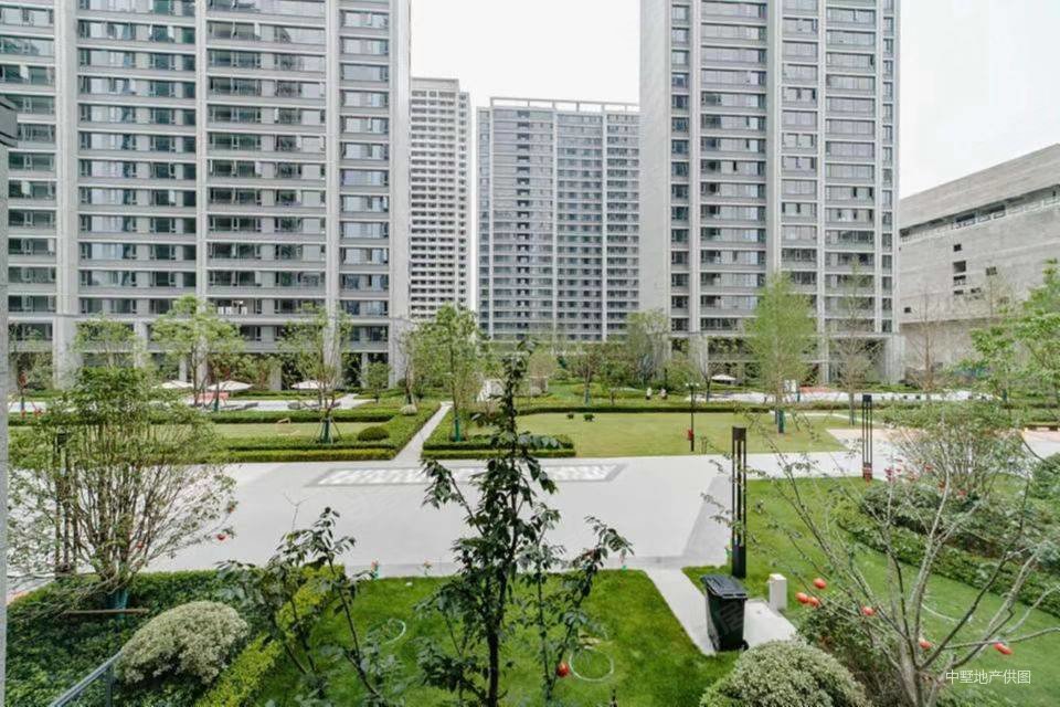 融创长江一号精装三房带地暖空调楼栋好品质小区拎包入住