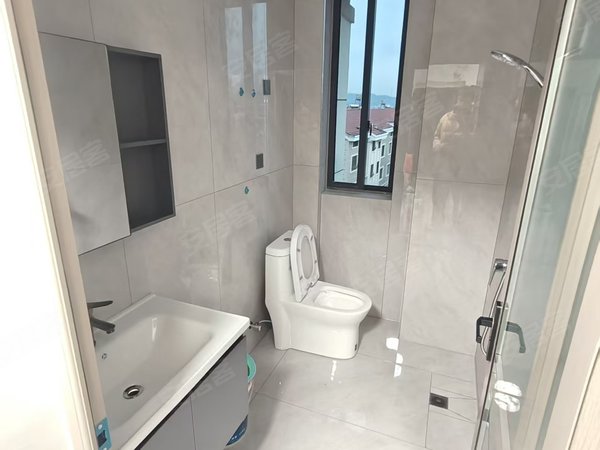 金华武义县武义城北栖霞花苑江南小区出租：人民医院附近，八区电梯房1室1厅1厨1卫，拎包入住出租房源真实图片