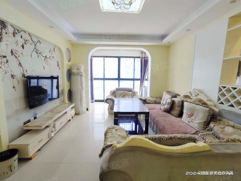 次新小区 精装三房 中间楼层 双阳台南北通透 师大 城南旁边,鑫天格林