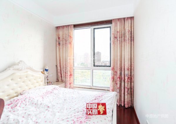 上海常发豪庭国际3室2厅2卫137.85㎡南640万