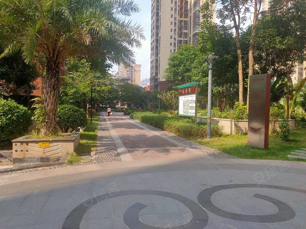 南宁江南白沙大道中旭中央城中央城精装3房,房子保养好,配套房子拎包