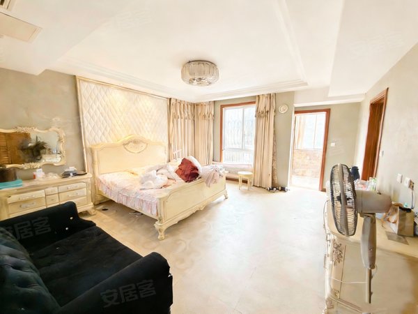 徐州泉山开元四季开元麓郡(D,E区)云龙湖西岸 开元麓郡联排别墅 边户大院子 精装修供暖拎包入住出租房源真实图片