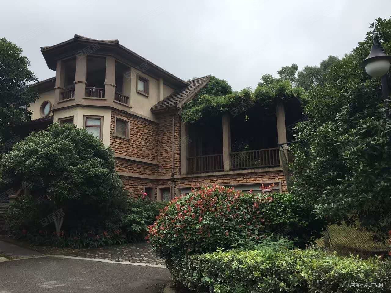 长沙南品质独栋别墅保利阆峰占地一亩多花园周正