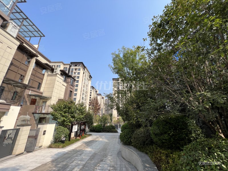 荣盛锦绣南山别墅 四房