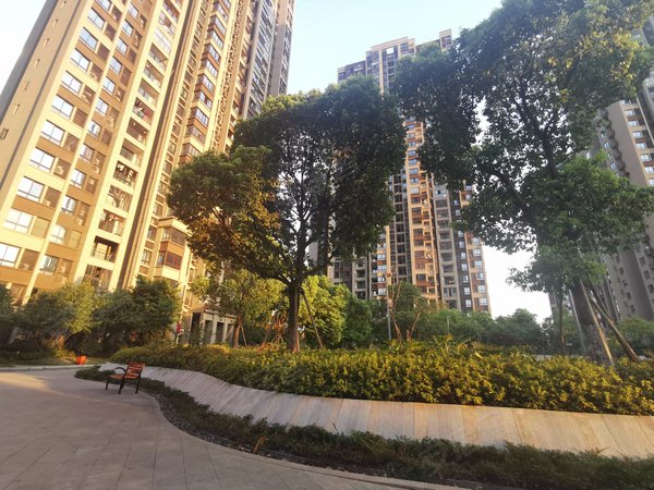 重庆江北寸滩港城印象(西区)五里坪片区公交车站旁 精装三房 家电家具