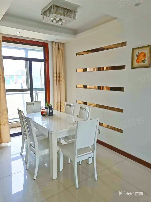 宜兴八佰伴对面 逸品尚东 3室2厅2卫 精装修