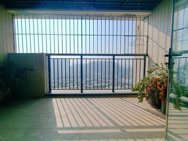 【多图】御峰园,平湖租房,御峰园 3室2厅2卫 5500.