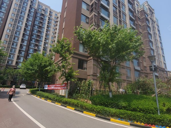 青岛城阳流亭空港新苑高家台社区(南区)无中介 温馨小卧室 首月三百住 包水网物业费 押一付一出租房源真实图片