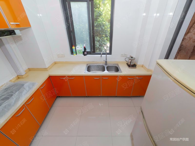 医疗配套成熟 购物方便 装修好 有电梯 近地铁 商品房,景秀世家二手房