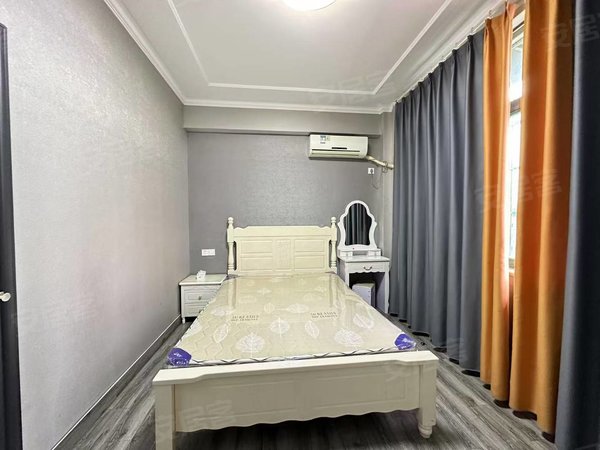 金华东阳东阳市中心东义路251号楼东义路 银泰 浙中商业广场 中天国际学校 停车方便 领包入住出租房源真实图片