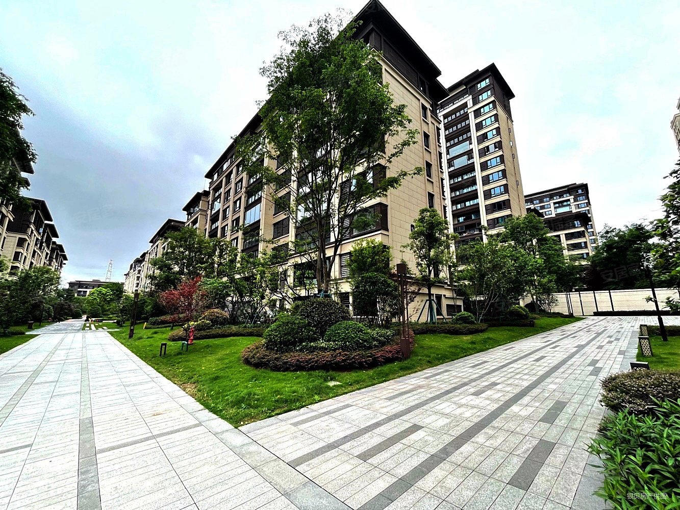 美的金科郡北区3室2厅2卫91㎡南110万