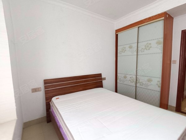 深圳宝安松岗鸿盛花园松岗华润万家楼上,鸿盛花园,大三房两卫,双阳台