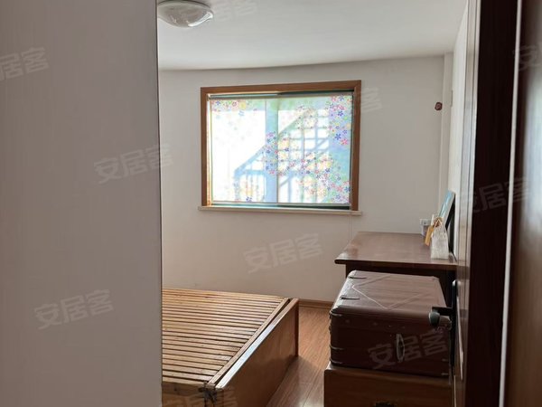 湖州吴兴白鱼潭玉堂桥小区玉堂桥小区跃层，喜欢烧烤围炉煮茶，一看就中出租房源真实图片