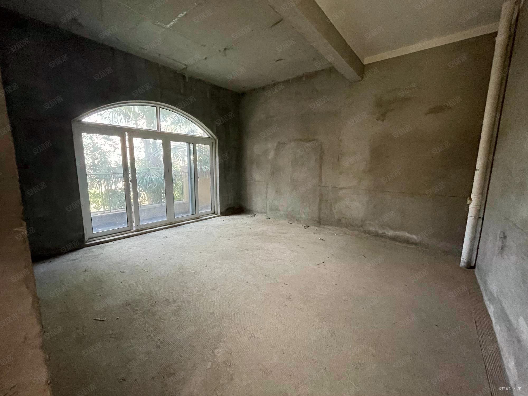 珑璟轩(别墅)4室2厅3卫169㎡南160万