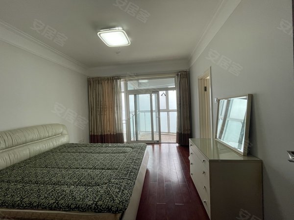 青岛市南奥帆中心海信燕岛国际公寓海信燕岛国际公寓 3室2厅2卫