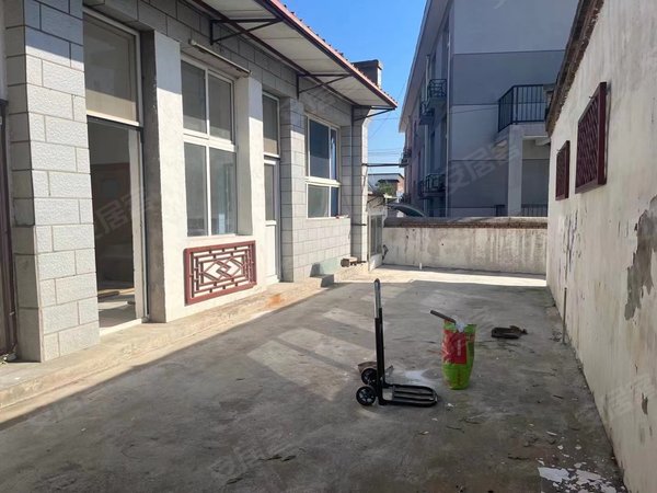 北京昌平南口南口村住房南口兴隆街里边的平房院子出租,四个卧室,装修