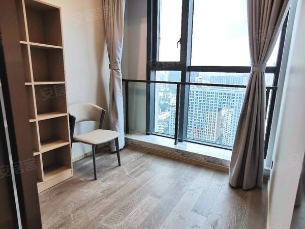 昆明盘龙白塔路俊发逸天峰市中心 高端公寓带游泳池健身房 两室全新