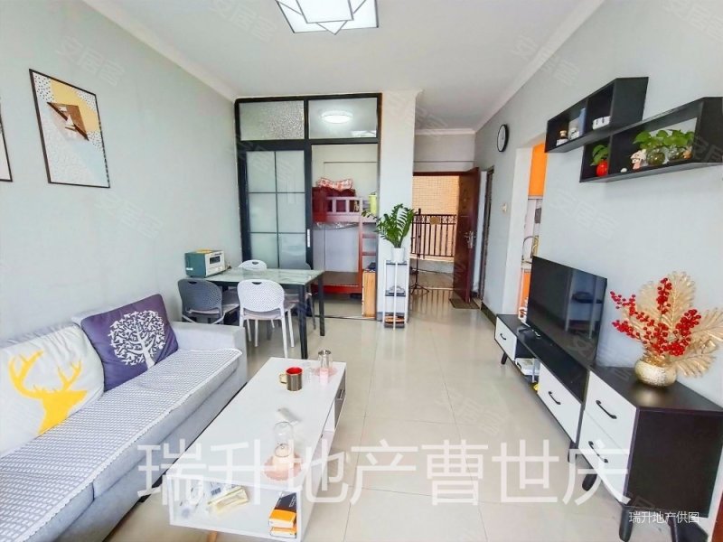 楼龄新 有电梯 中间好楼层 南北通透 近地铁 环境优美,聚豪名轩二手房